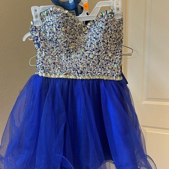 Dress - Picture 2 of 2